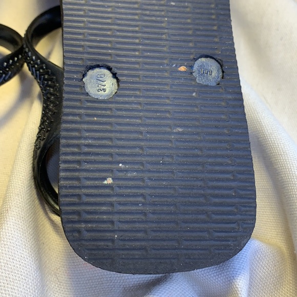 Havaianas almost NEW securely stays on flip flop - Picture 6 of 8